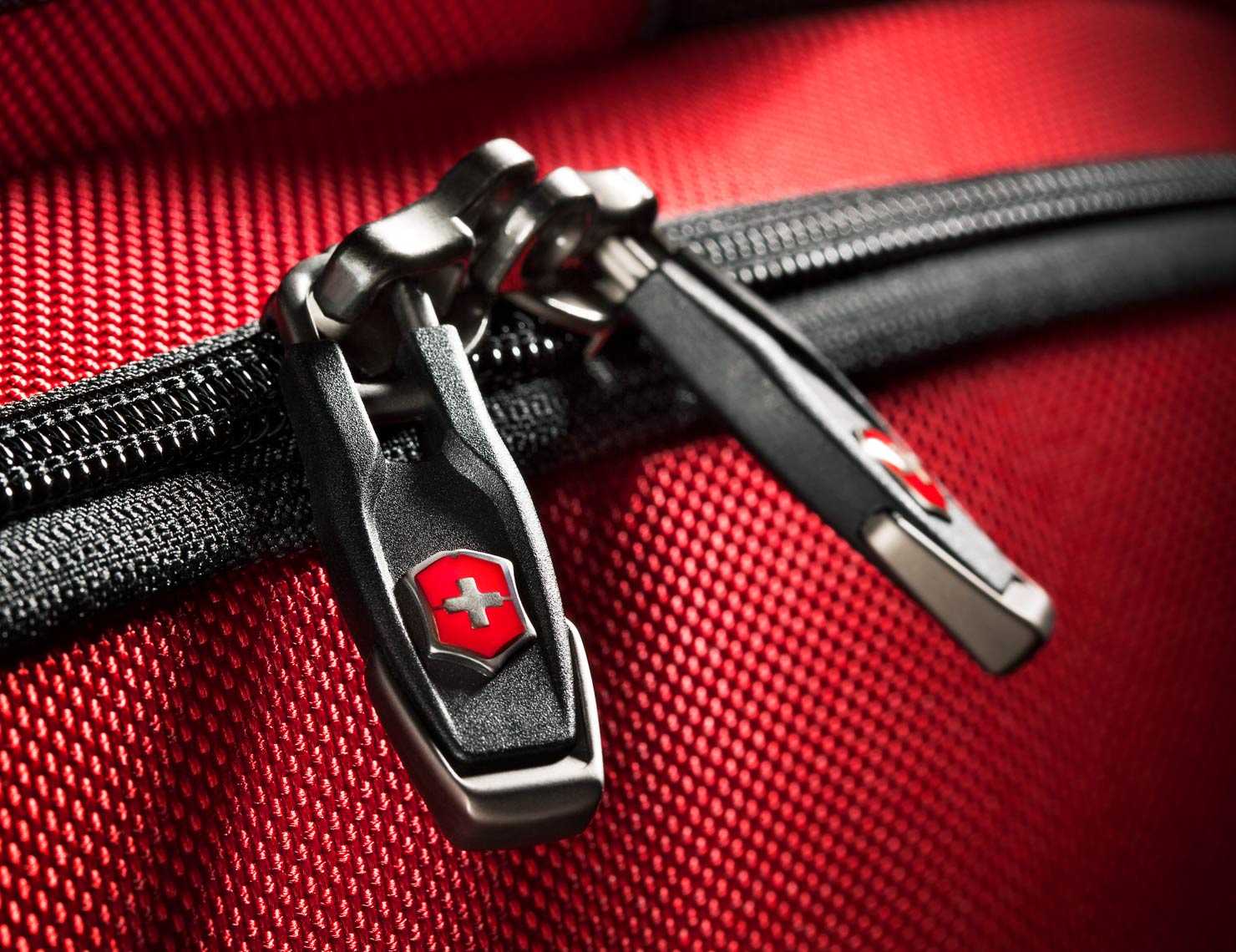 Product Photography Gear Victoronix Luggage Travel Beauty Detail Zipper Pull Red Metal Chicago